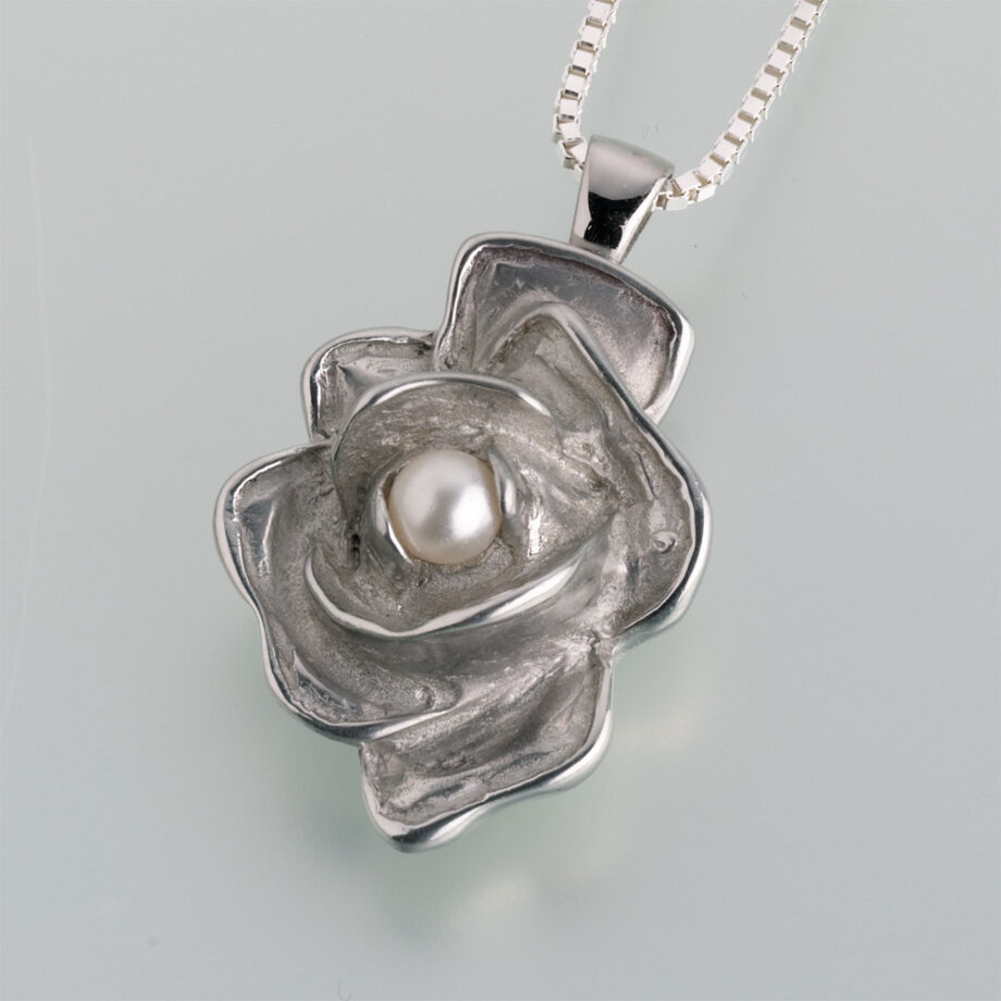 Pewter rose w/Pearl